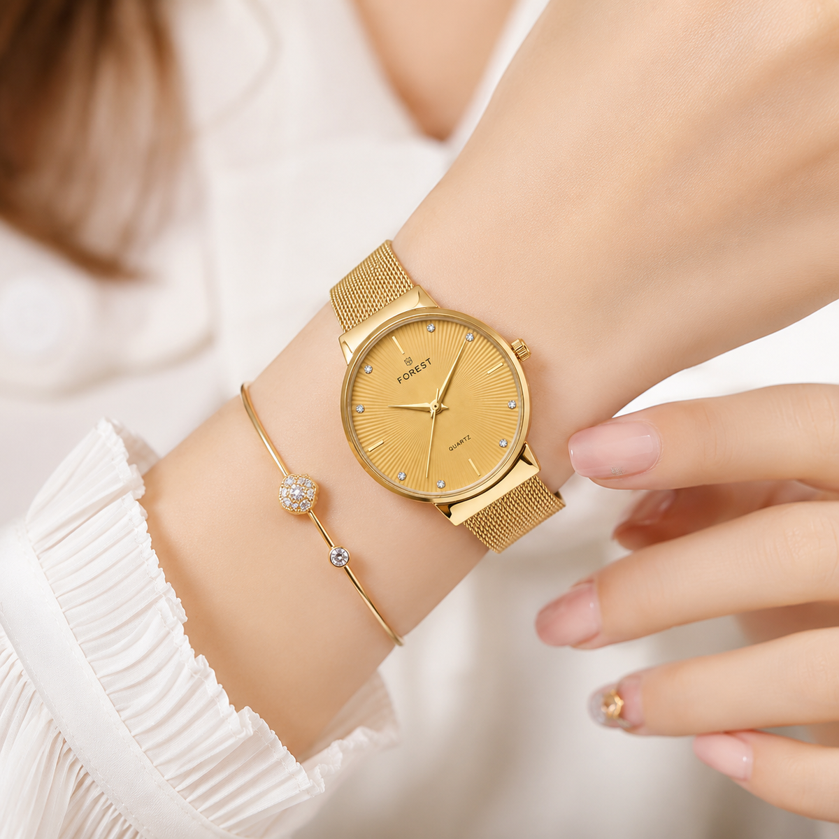 Women’s Gold Mesh Strap Analog Watch